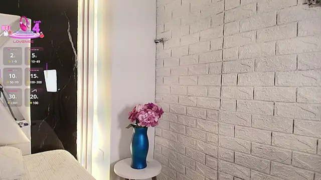 Valery wang online show from March 2, 12:03 pm