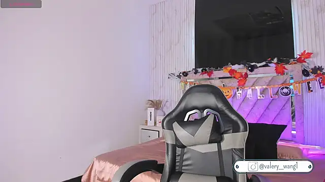 Snapshot of Valery_wang chatting on October 31, 12:02 pm Valery wang online show from October 31, 12:02 pm