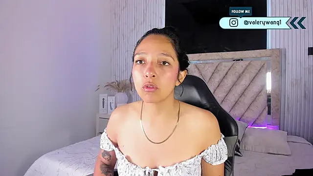 Valery wang online show from December 21, 1:24 pm