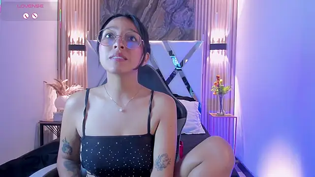 Valery wang online show from April 10, 11:50 am