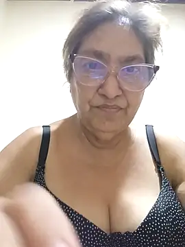 florecita69 online show from May 3, 1:22 am