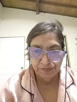 florecita69 online show from October 28, 2:23 am