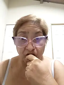 florecita69 online show from January 16, 2:15 am