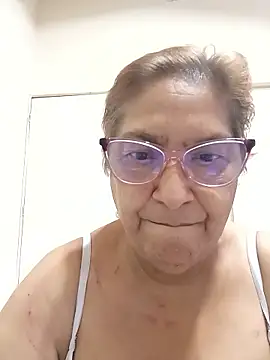 florecita69 online show from January 16, 2:43 pm