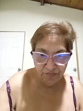 florecita69 online show from December 19, 2:26 am