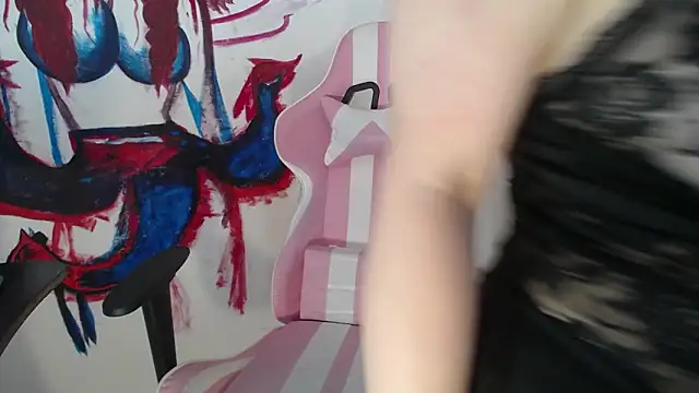 Snapshot of kittyhouse_hs chatting on June 11, 7:55 pm kittyhouse hs online show from June 11, 7:55 pm