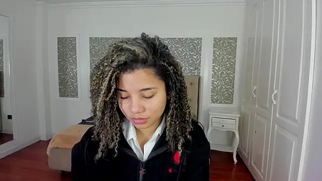 Snapshot of Mayaa_ross chatting on September 12, 1:39 am Mayaa ross online show from September 12, 1:39 am