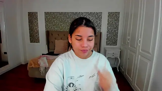 Snapshot of Mayaa_ross chatting on September 25, 2:06 am Mayaa ross online show from September 25, 2:06 am