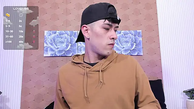 Ryan Clark  online show from December 1, 8:25 pm