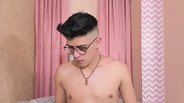 Ryan Clark  online show from December 12, 5:48 pm