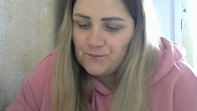 Snapshot of Honeydew-Waves chatting on October 3, 9:00 am Honeydew-Waves online show from October 3, 9:00 am