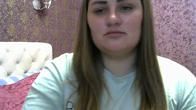 Snapshot of Honeydew-Waves chatting on December 13, 5:38 am Honeydew-Waves online show from December 13, 5:38 am