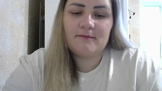 Snapshot of Honeydew-Waves chatting on November 12, 6:06 am Honeydew-Waves online show from November 12, 6:06 am