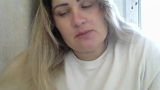 Snapshot of Honeydew-Waves chatting on September 11, 5:40 am Honeydew-Waves online show from September 11, 5:40 am