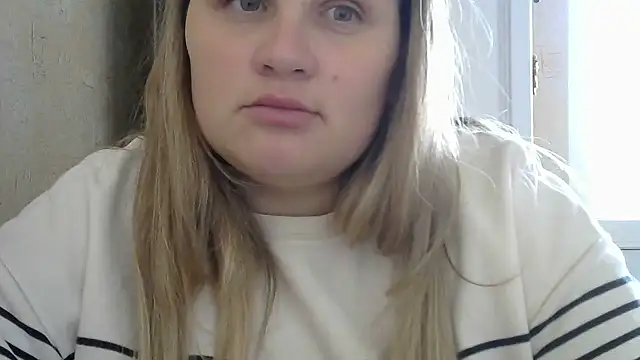 Snapshot of Honeydew-Waves chatting on October 27, 9:43 am Honeydew-Waves online show from October 27, 9:43 am