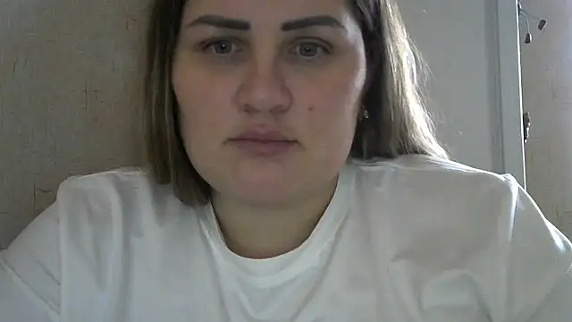 Snapshot of Honeydew-Waves chatting on November 18, 11:24 am Honeydew-Waves online show from November 18, 11:24 am