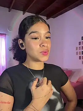 Snapshot of Arteatenea__ chatting on December 22, 8:03 pm Arteatenea online show from December 22, 8:03 pm