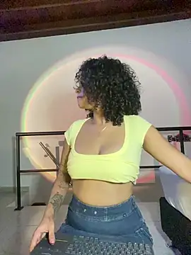 Snapshot of Arteatenea__ chatting on February 26, 5:35 am Arteatenea online show from February 26, 5:35 am