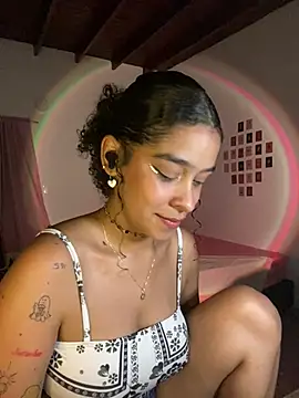 Snapshot of Arteatenea__ chatting on February 1, 8:18 am Arteatenea online show from February 1, 8:18 am