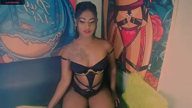 Snapshot of Littleindianmilf chatting on December 1, 10:16 am Littleindianmilf online show from December 1, 10:16 am