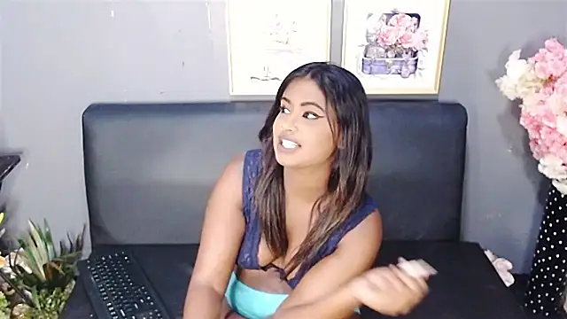Snapshot of Littleindianmilf chatting on March 18, 2:39 pm Littleindianmilf online show from March 18, 2:39 pm