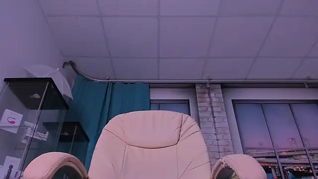 SinCityLiz online show from April 18, 7:40 pm