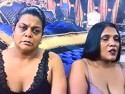 Snapshot of indianCherryPie chatting on November 23, 6:45 am indianCherryPie online show from November 23, 6:45 am