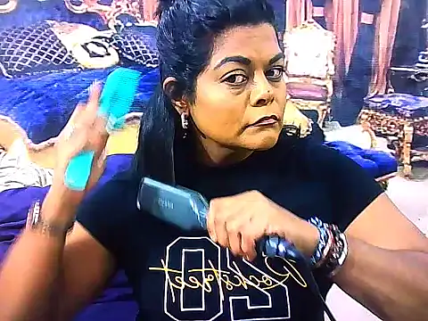 Snapshot of indianCherryPie chatting on October 30, 5:39 am indianCherryPie online show from October 30, 5:39 am