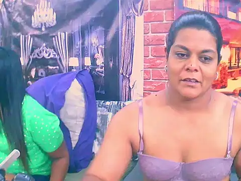 Snapshot of indianCherryPie chatting on October 28, 6:40 pm indianCherryPie online show from October 28, 6:40 pm