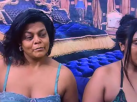 Snapshot of indianCherryPie chatting on November 28, 10:10 pm indianCherryPie online show from November 28, 10:10 pm