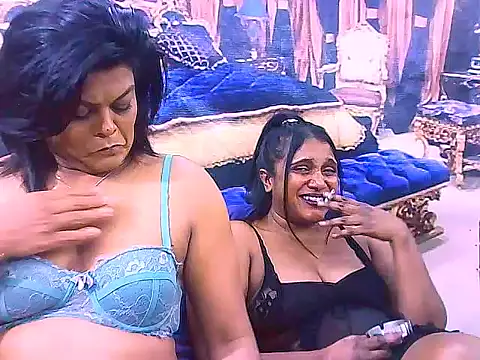 Snapshot of indianCherryPie chatting on November 28, 10:04 am indianCherryPie online show from November 28, 10:04 am