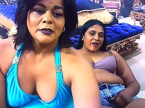 Snapshot of indianCherryPie chatting on October 29, 9:52 am indianCherryPie online show from October 29, 9:52 am