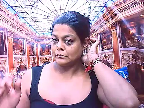 Snapshot of indianCherryPie chatting on December 15, 6:30 am indianCherryPie online show from December 15, 6:30 am