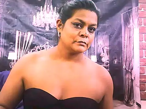 Snapshot of indianCherryPie chatting on December 14, 6:24 pm indianCherryPie online show from December 14, 6:24 pm