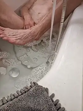 hotbi1981 online show from September 27, 11:33 pm