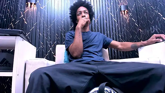 LarryCollin online show from September 27, 3:23 am