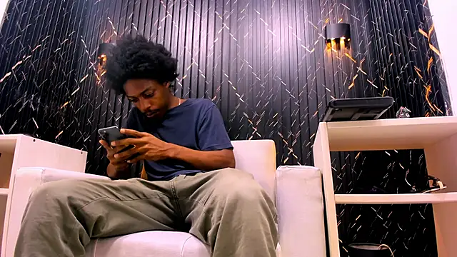 LarryCollin online show from October 8, 3:41 am