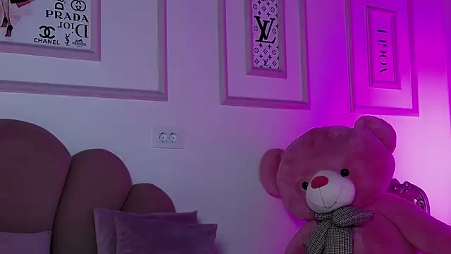 Abby  White online show from October 12, 4:08 pm