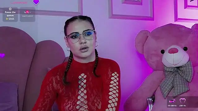 Abby  White online show from October 26, 4:51 pm