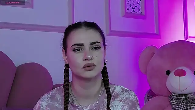 Abby  White online show from September 29, 3:50 pm