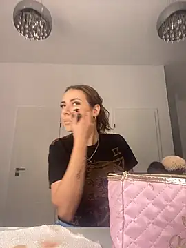 Abby  White online show from September 25, 3:18 pm