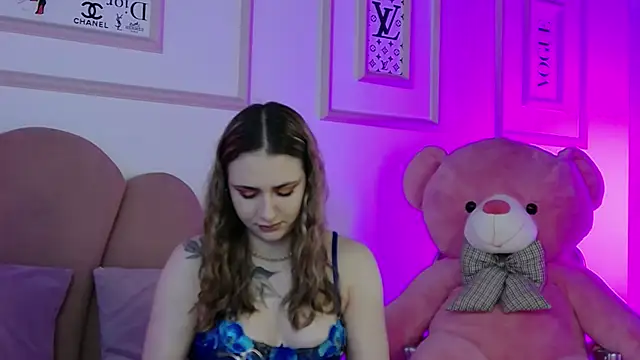 Abby  White online show from April 24, 4:09 pm