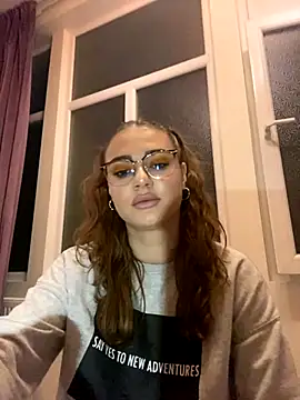 Abby  White online show from October 25, 4:07 pm