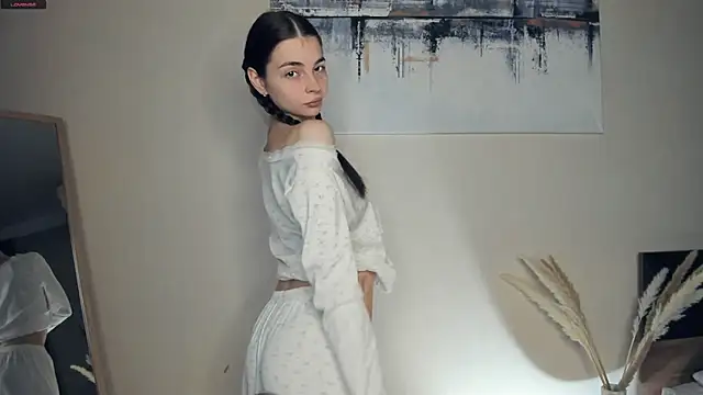 MaryJacksoon online show from December 16, 7:34 am