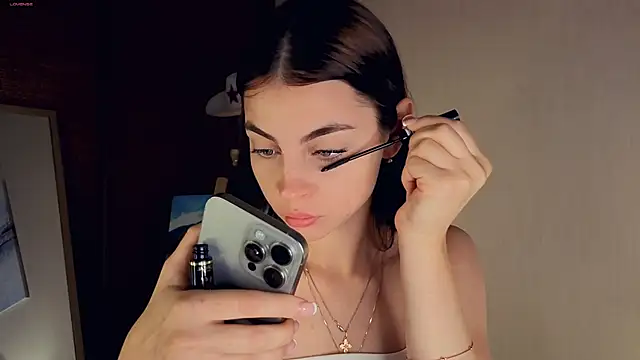 MaryJacksoon online show from September 29, 7:59 am