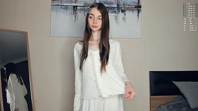 MaryJacksoon online show from April 24, 7:43 am
