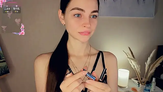 MaryJacksoon online show from October 18, 7:43 am