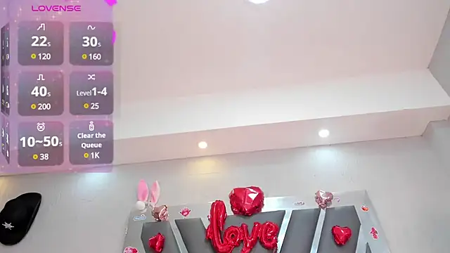  Mia Wallace online show from February 14, 4:09 pm