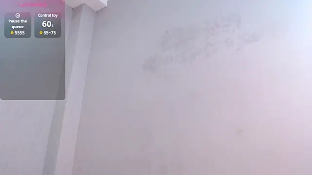  Mia Wallace online show from January 28, 10:45 pm