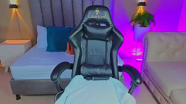 angelica dymond online show from April 10, 7:32 pm